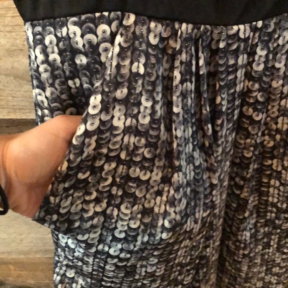 Dress - Picture 5 of 7